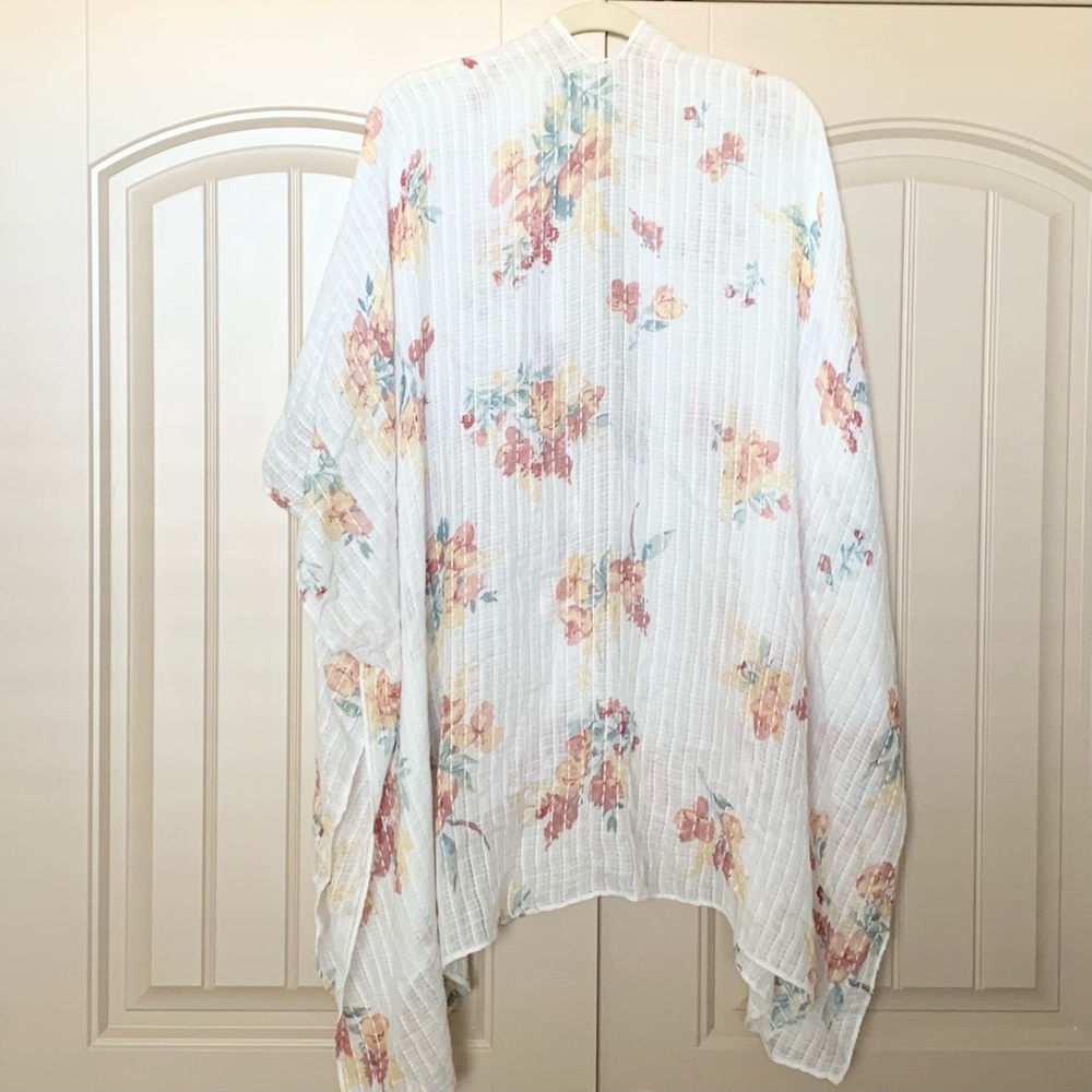 LC Lauren Conrad White Floral Kimono Top - Picture 3 of 5